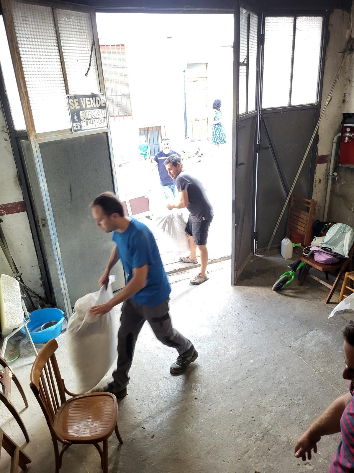 Preparativos para el Anunci de Morella a falta de un mes para la gran fiesta