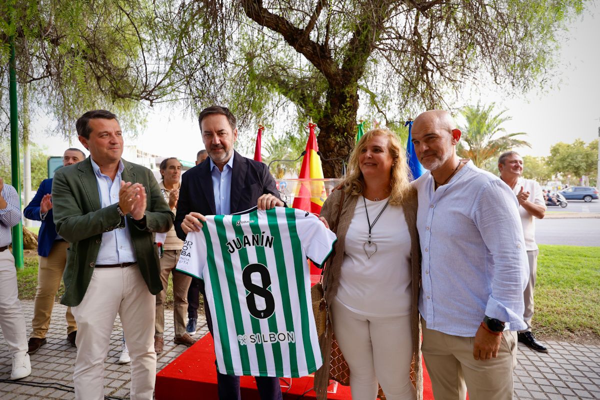 Inauguración de la Glorieta Juan García Díaz 'Juanín'