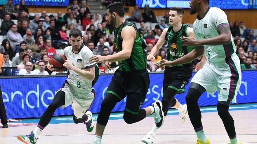 El Unicaja jugó en Badalona su último partido antes del parón.