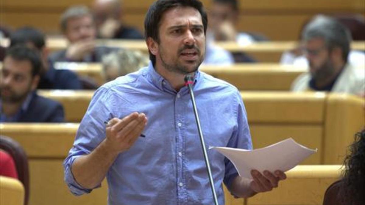 Senado 8Espinar pregunta a Rajoy, ayer, por la corrupción del PP.