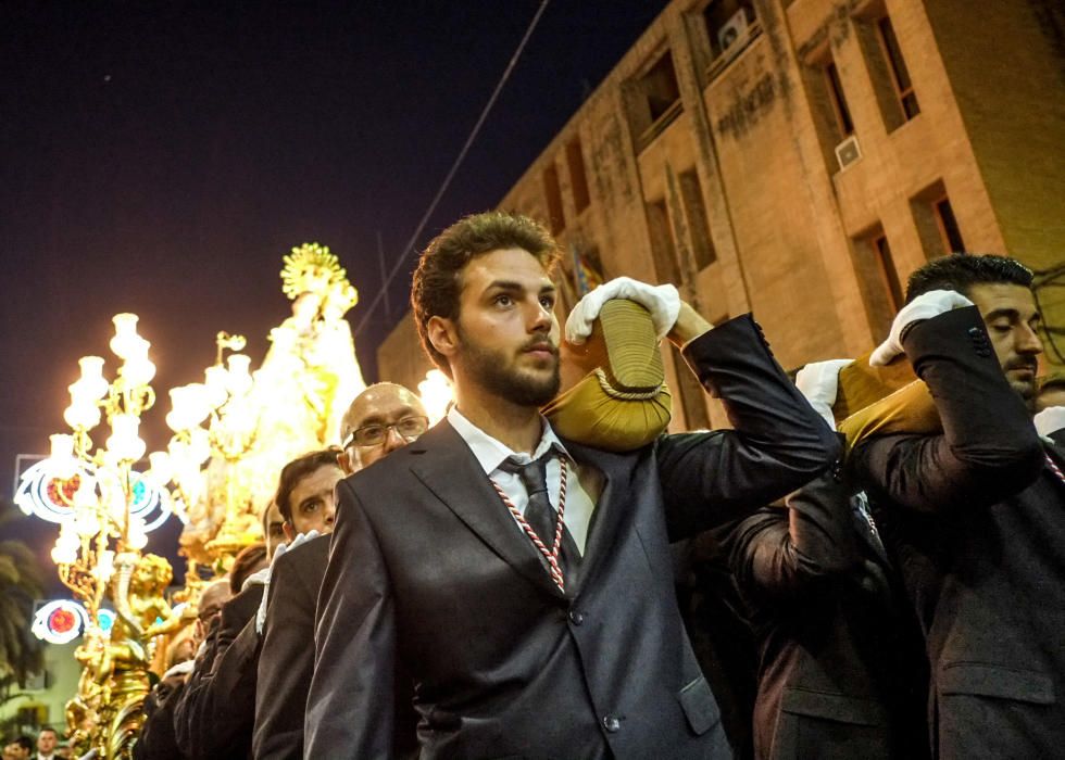 Procesión de la Virgen de la Salud en Elda