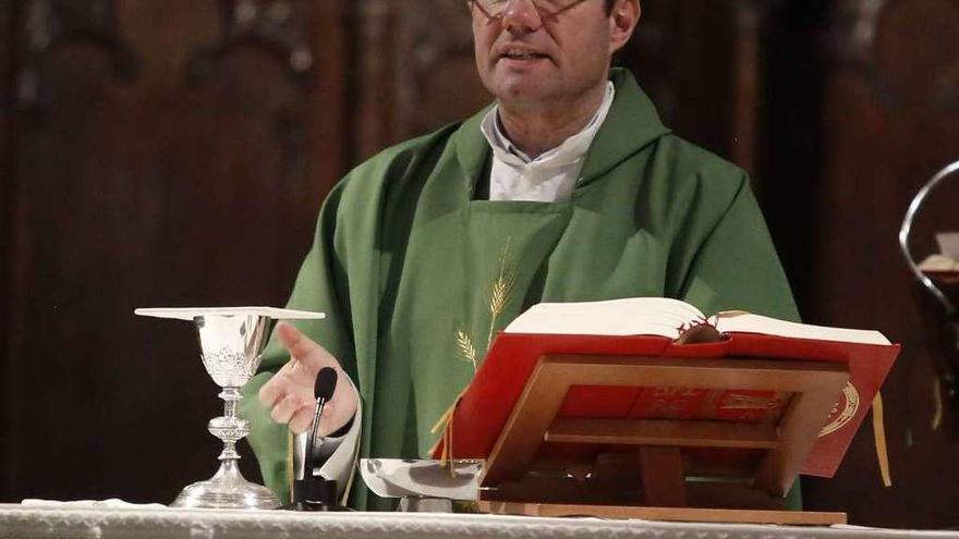 Reinerio Rodríguez, ayer, durante una misa en Santo Tomás de Cantorbery.