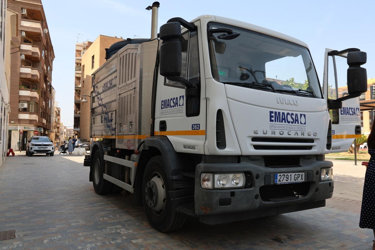 El camión cedido al ayuntamiento de Catarroja.