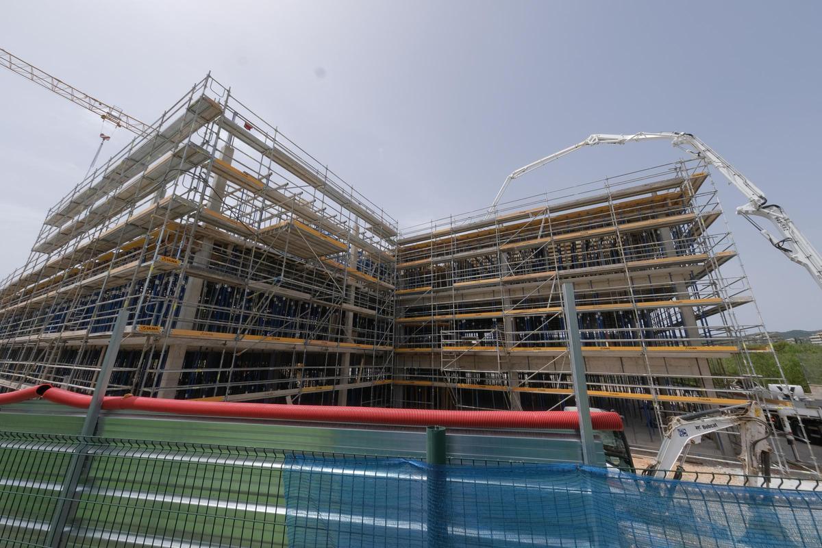Una vista del nuevo edifico diseñado por Guillermo Reynés que se está construyendo en el colegio Montesión de Son Moix