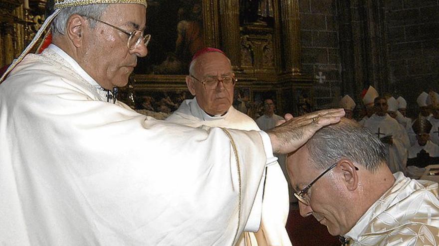 Una eucaristía en la catedral, el 22, servirá de despedida al obispo