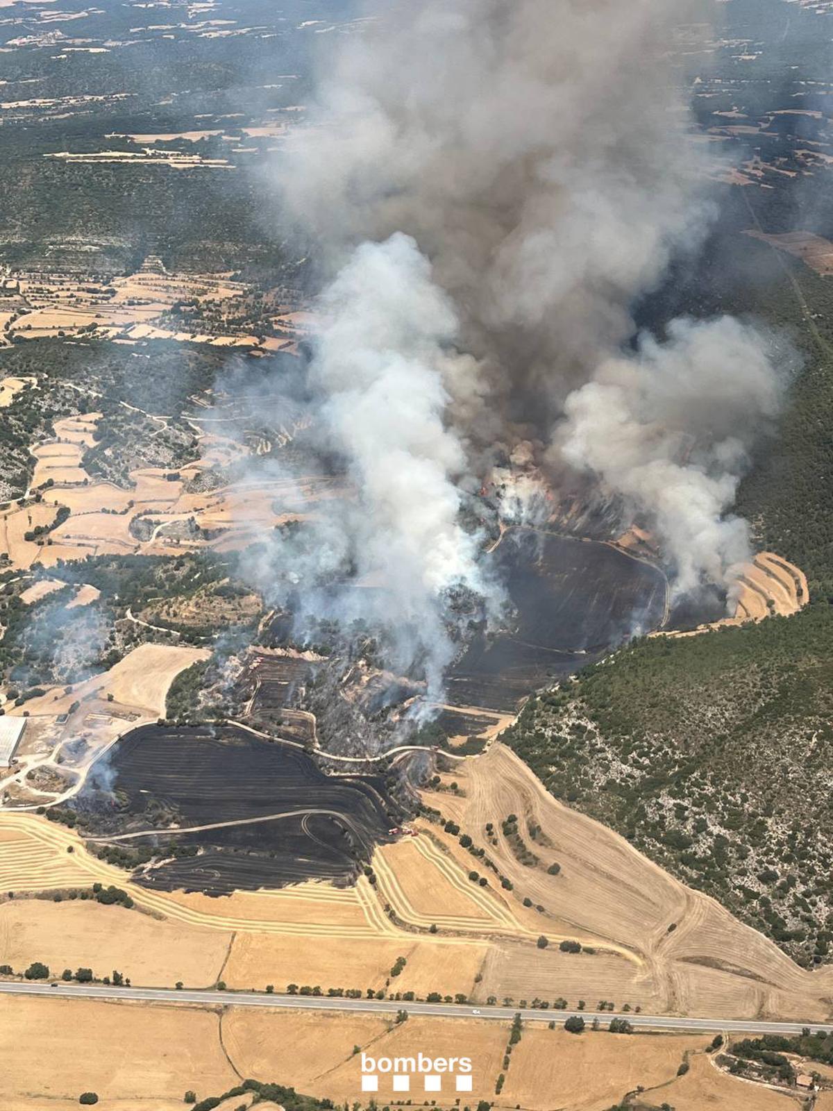 Incendi agrícola i de vegetació al Solsonès, a Biosca