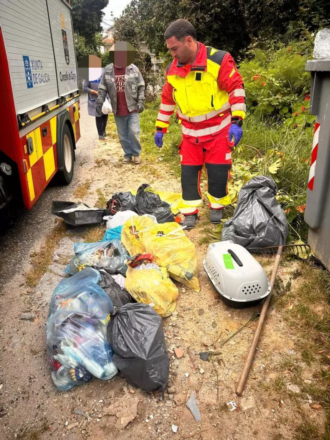 Arrojan otros dos gatos a la basura en Cangas y el Seprona lo investiga como delito de maltrato animal