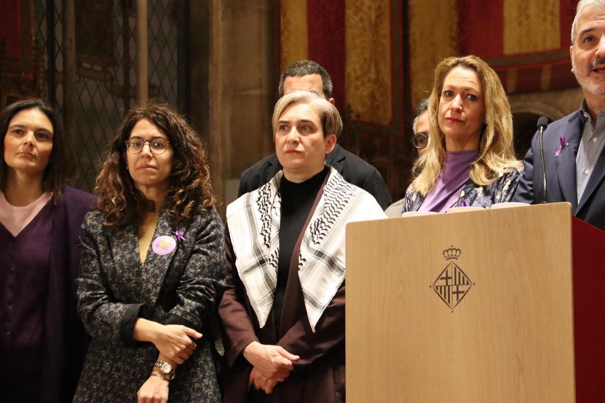 'Rompamos el techo de cristal', el lema del Ayuntamiento de Barcelona por el 8M