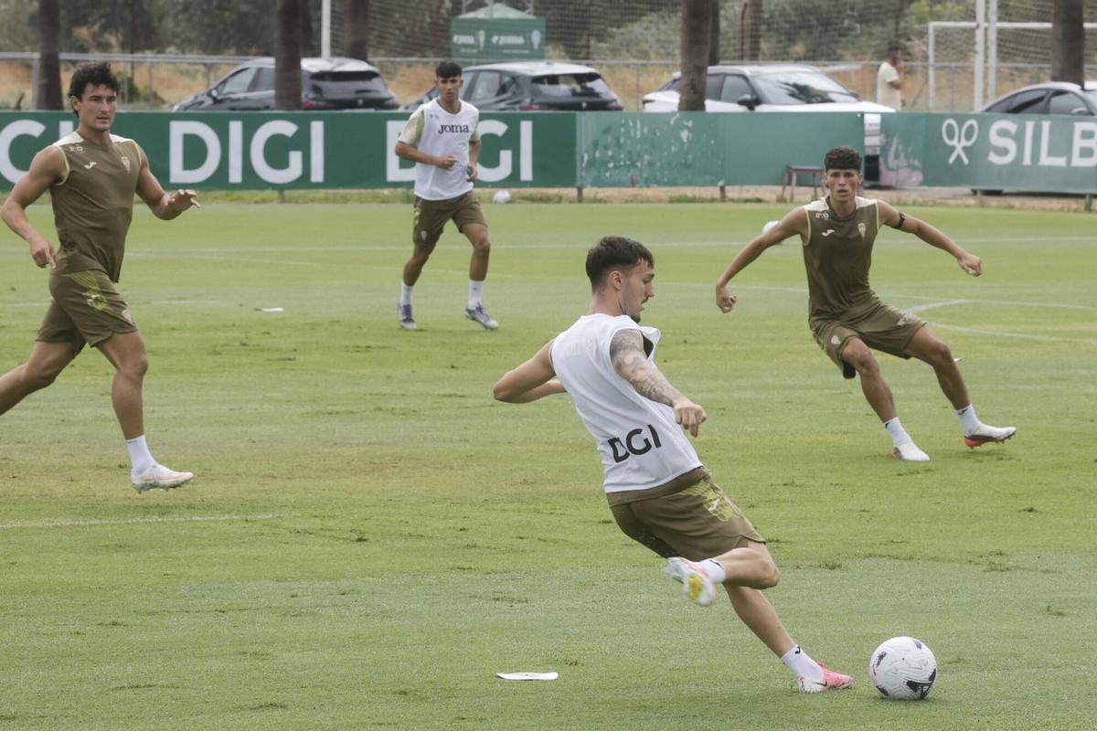 La vuelta al trabajo del Córdoba CF tras superar al Girona, en imágenes