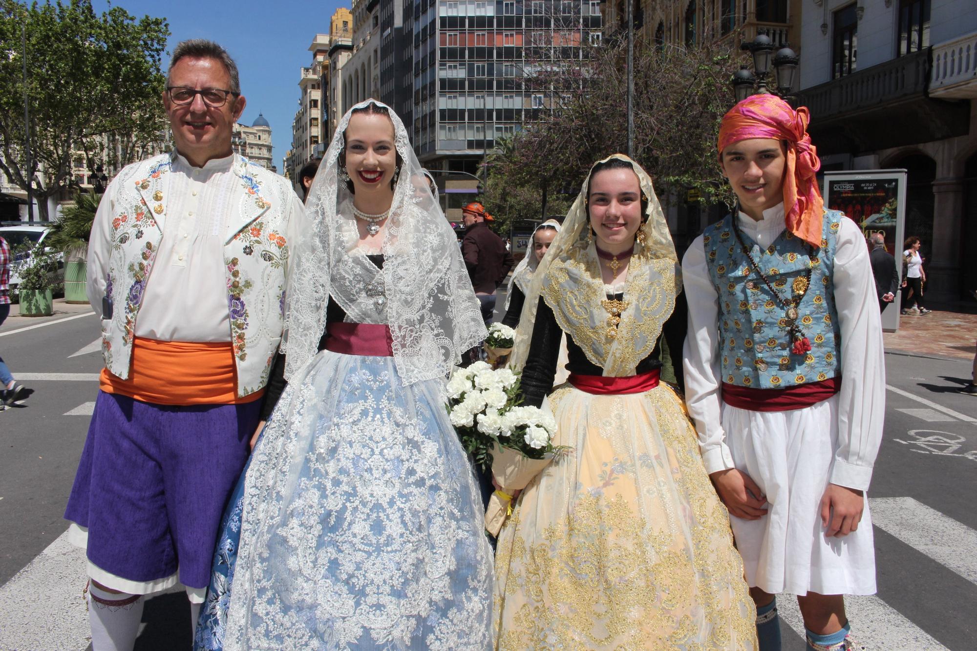 El desfile de falleras mayores en la Ofrenda a San Vicente Ferrer