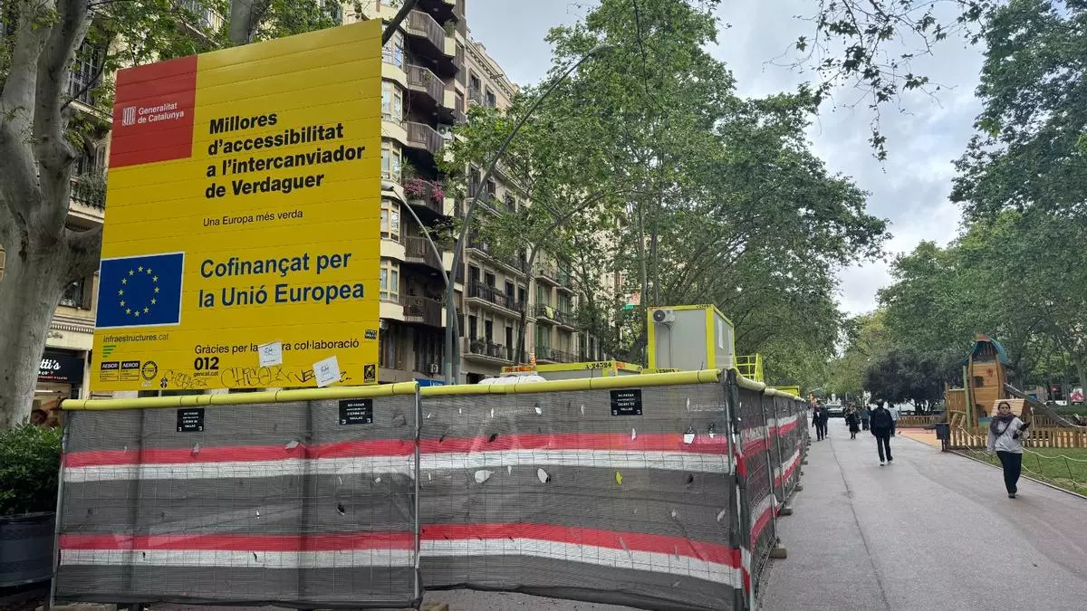 La calle de Provença, entre Sant Joan y Bailèn, estará medio año cortada al tráfico