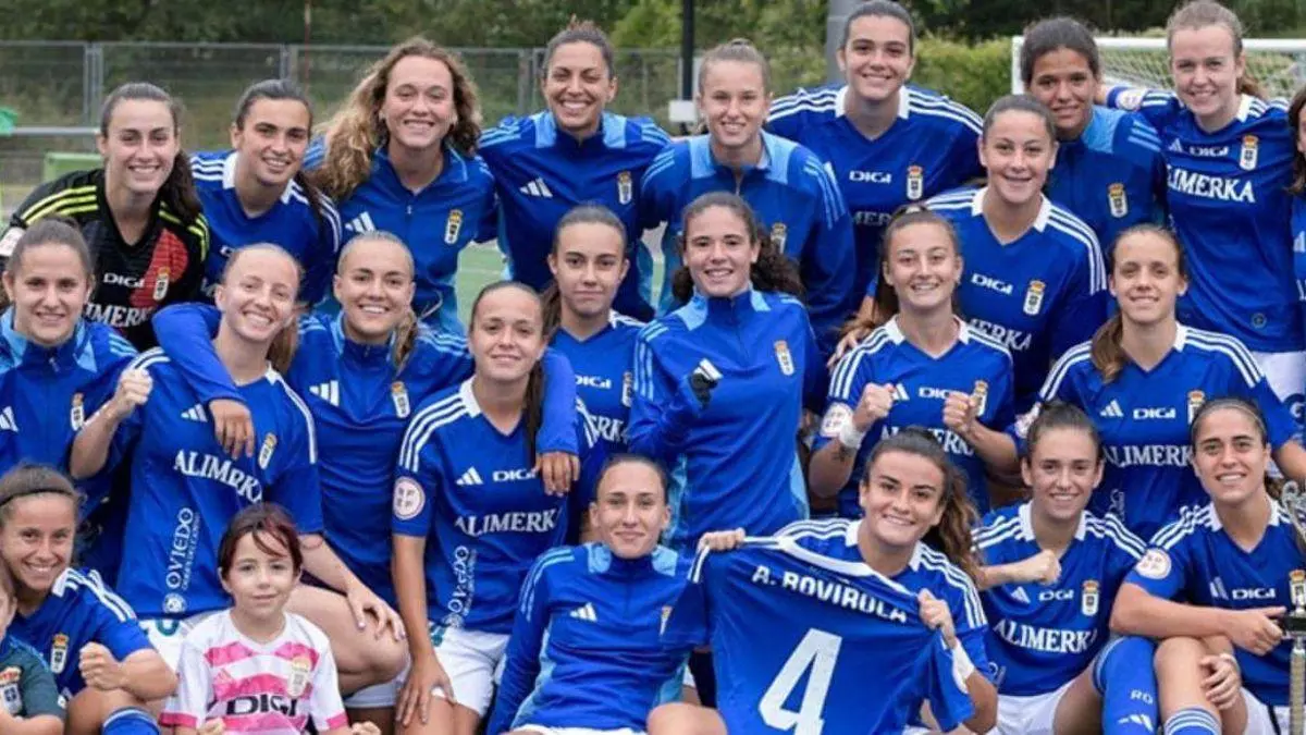 Adiós al pantalón blanco para el Real Oviedo femenino: será azul y es "por su bienestar"