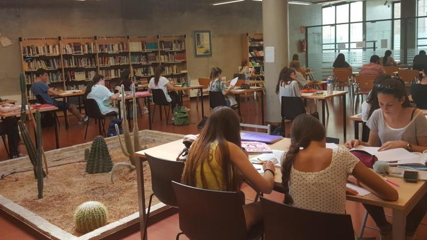 La biblioteca de Paterna abrirá 24 horas durante la época de exámenes