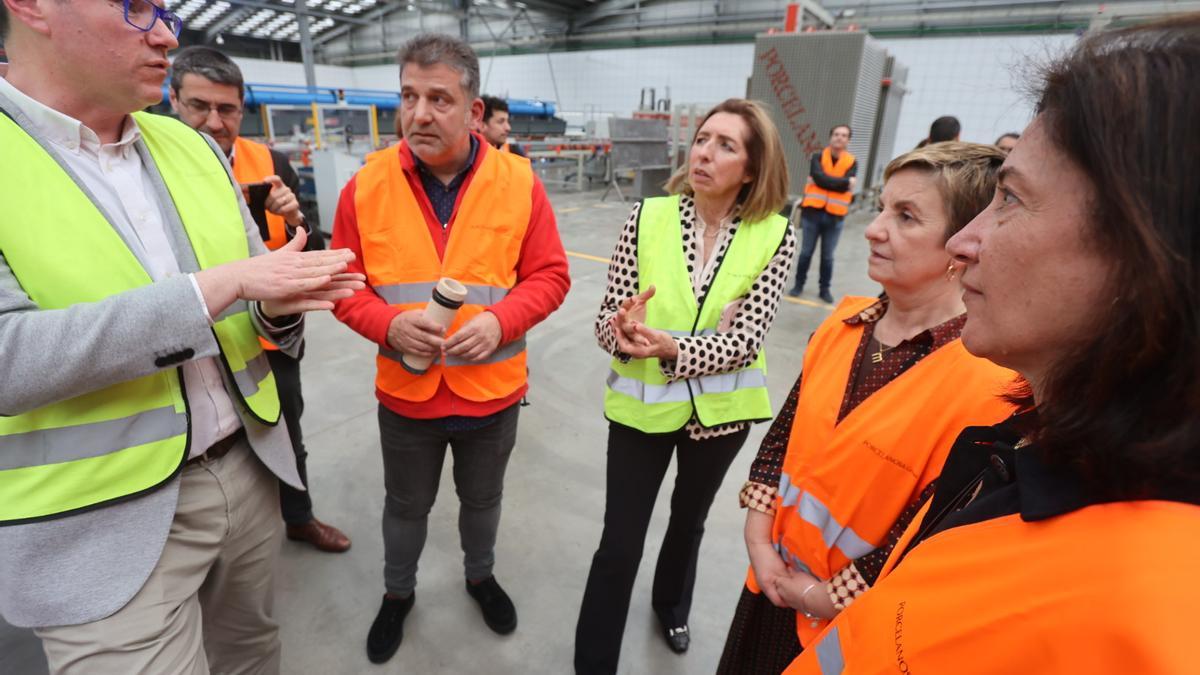 Visita a Porcelanosa para conocer un proyecto de innovación en la cerámica