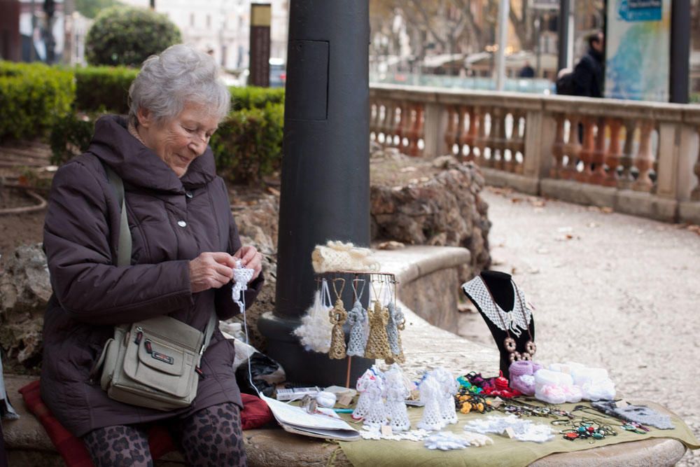 La abuelita búlgara que teje ángeles en Palma