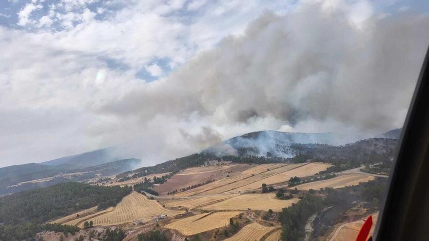 Matarraña en Alerta: Incendio Provoca Evacuaciones en Teruel