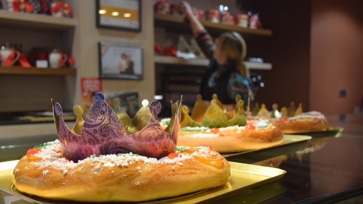 Tortells de reis preparats per vendre a la Pastisseria Triomf de Barcelona