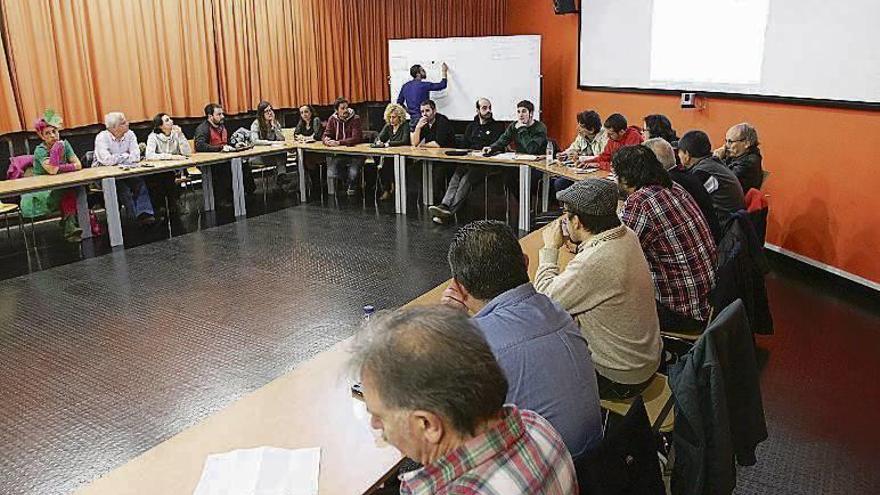 La asamblea se reunió ayer en el edificio de Ferro. // Iñaki Osorio
