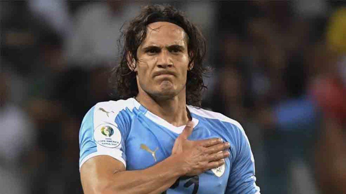 Cavani ya se entrena con el Manchester United