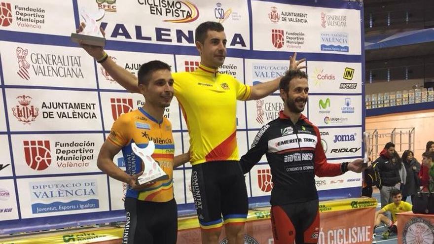 Amores, en uno de los podios a los que se subió este fin de semana en el Velódromo Luis Puig