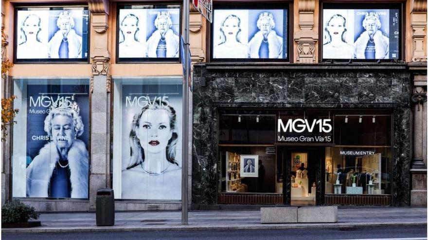 Kate Moss: medio Siglo de Luz Pura de Chris Levine en directo en Madrid