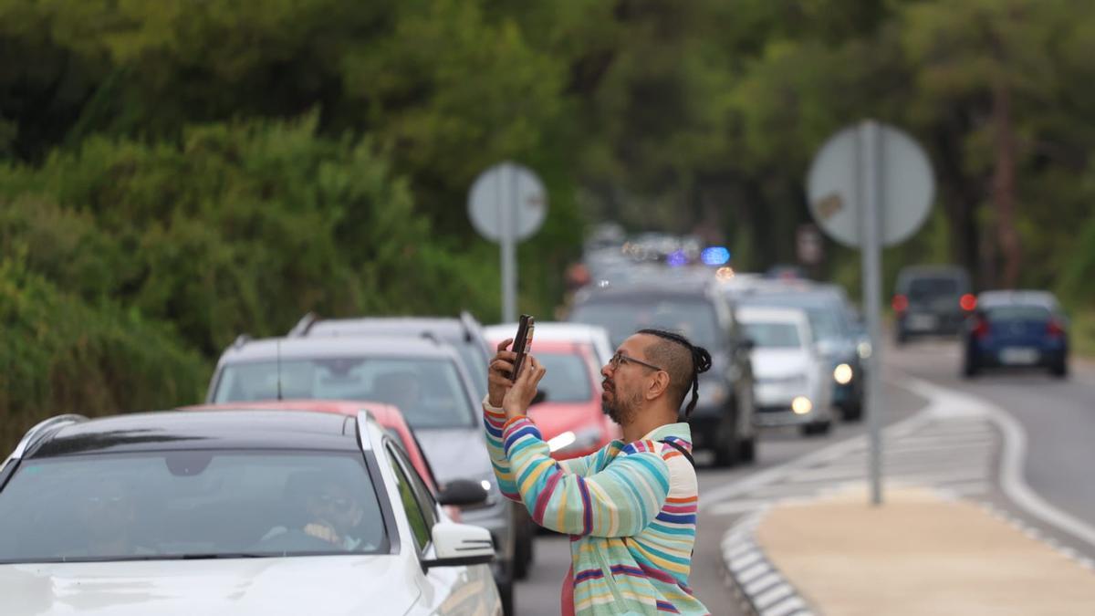 Vuelven a abrir la carretera del Saler que estaba cortada por el incendio