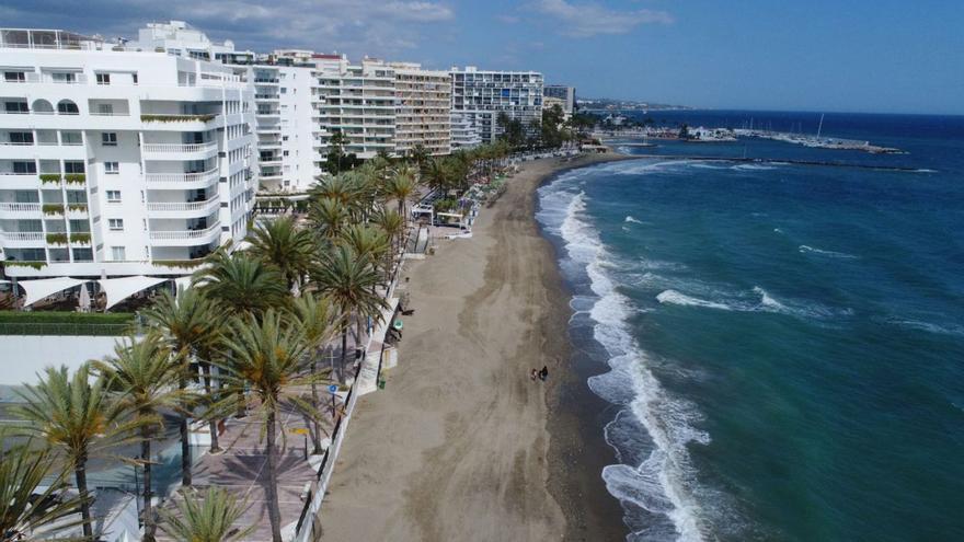 Tramo del litoral que discurre por el centro urbano de Marbella. | L. O.
