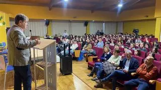 El alcalde de San Martín exige a Educación inversiones para los colegios del concejo