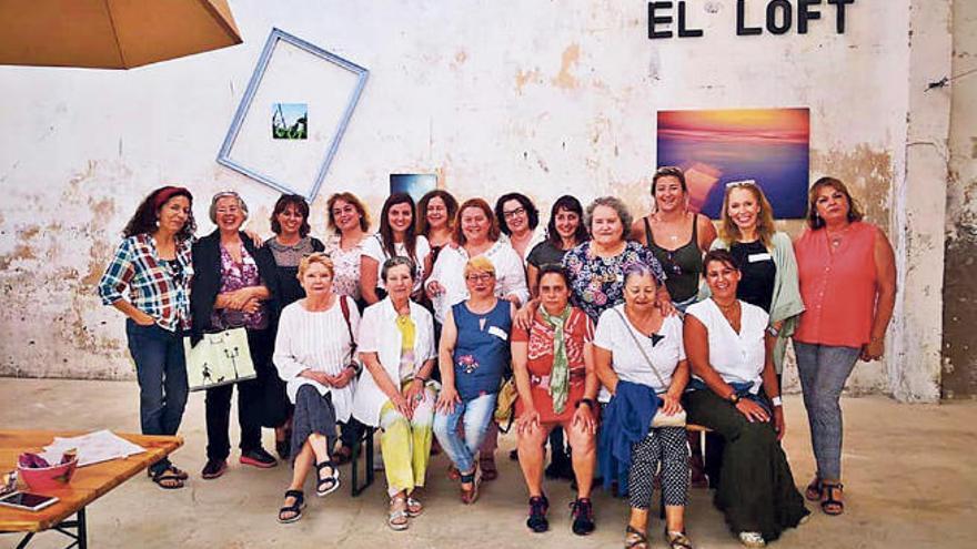 Una reunión de la plataforma Mujeres en la Cultura-Canarias en la Fábrica de Pienso de Las Palmas de Gran Canaria.