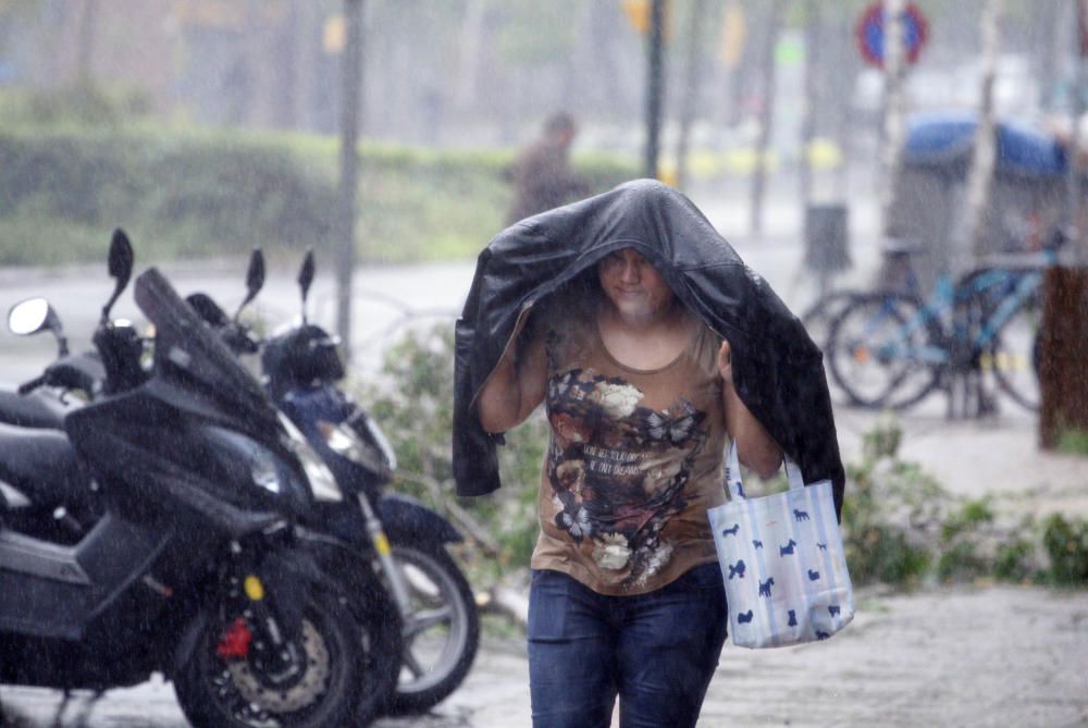 Una forta tempesta deixa 30 litres en una hora a Girona