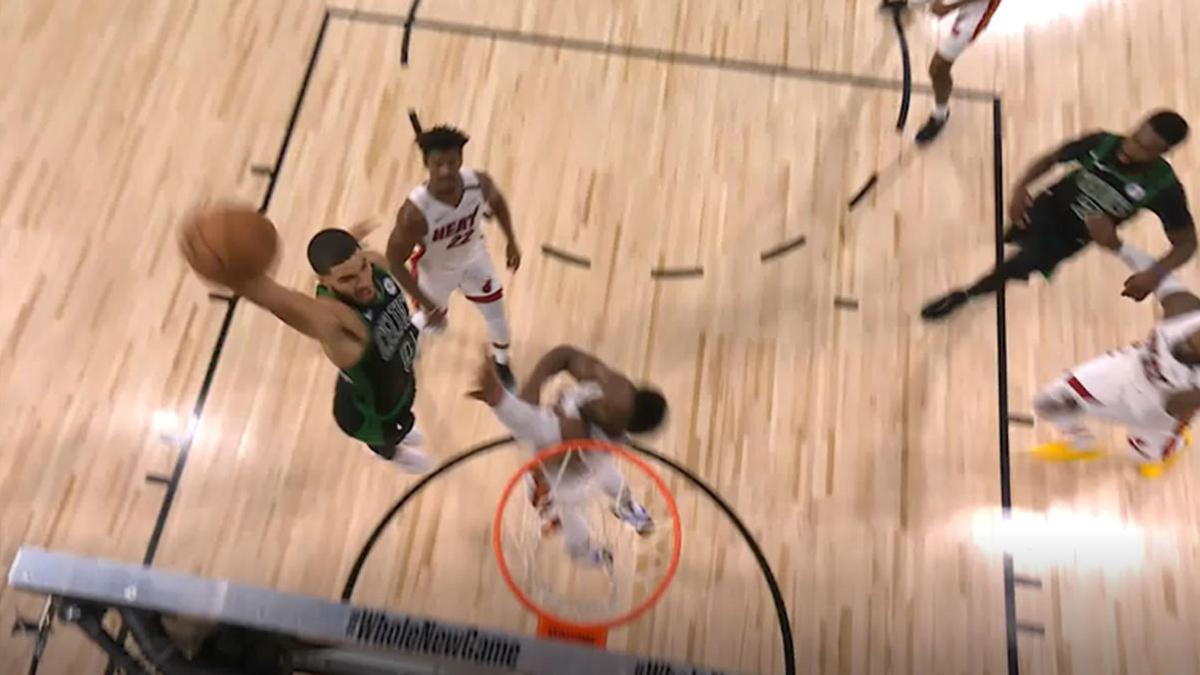 Monumental tapón de Bam Adebayo sobre Jayson Tatum