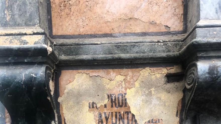 Vox exige a Bellido la restauración del retablo de la calle Lineros