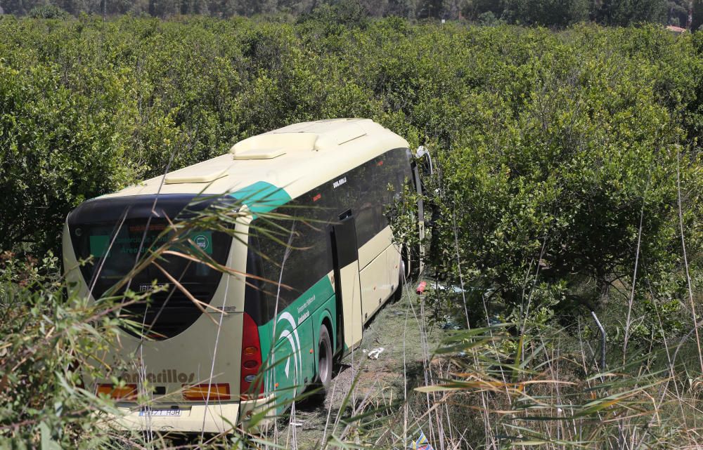 El accidente se producía en la A-357, provocaba el cierre de ambos sentidos durante unas horas