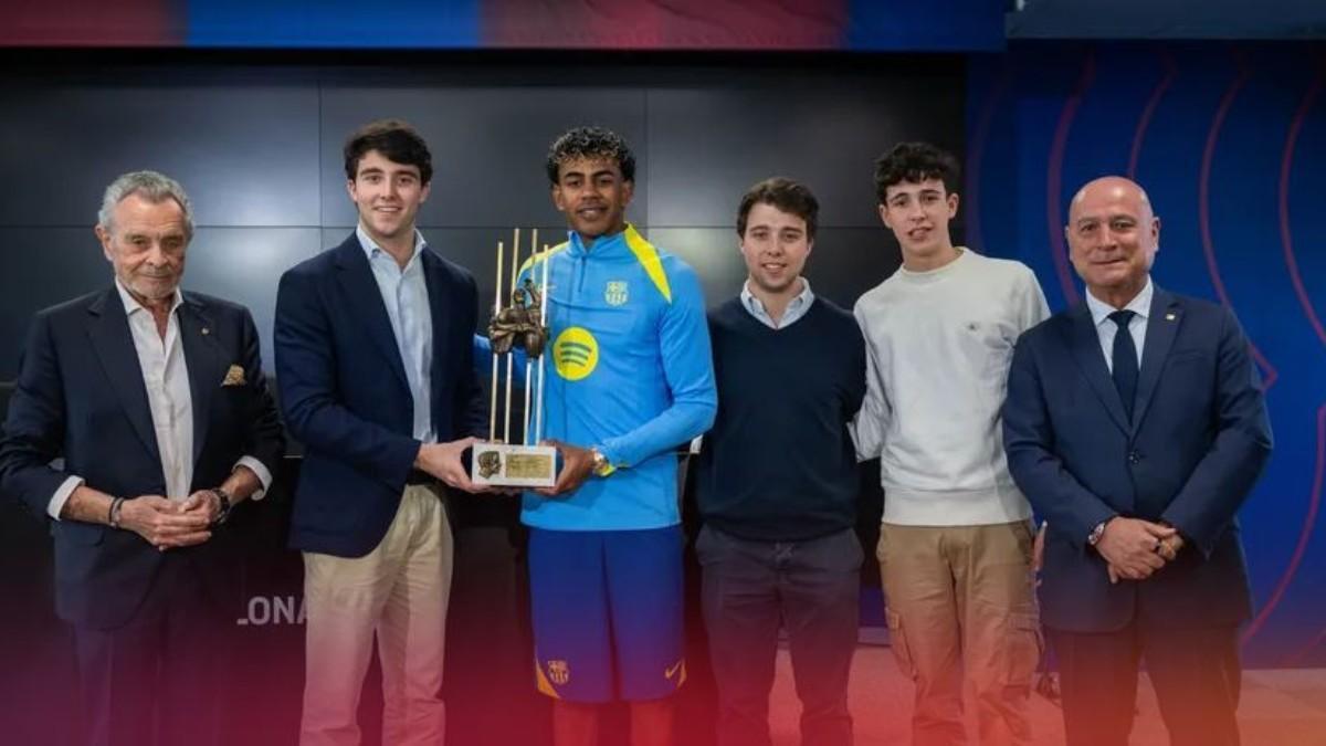 لامين يامال يفوز بجائزة ألدرو روفيرا للمرة الثانية على التوالي