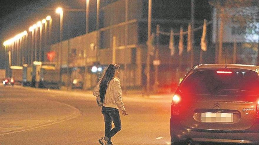 Cruz Roja ayuda a un 30% más de prostitutas españolas con la crisis