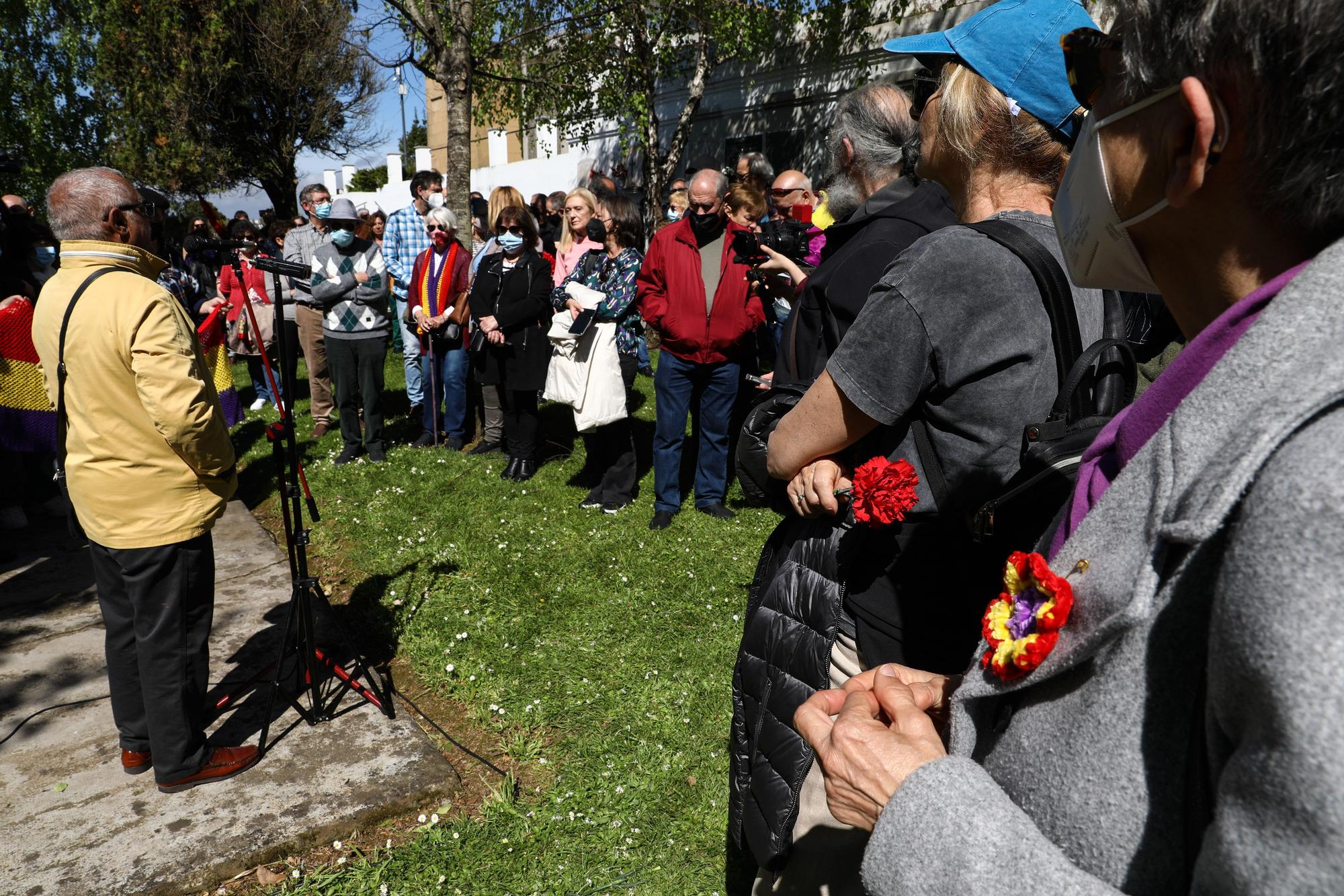 En imágenes: Homenajes en El Sucu para conmemorar la II República