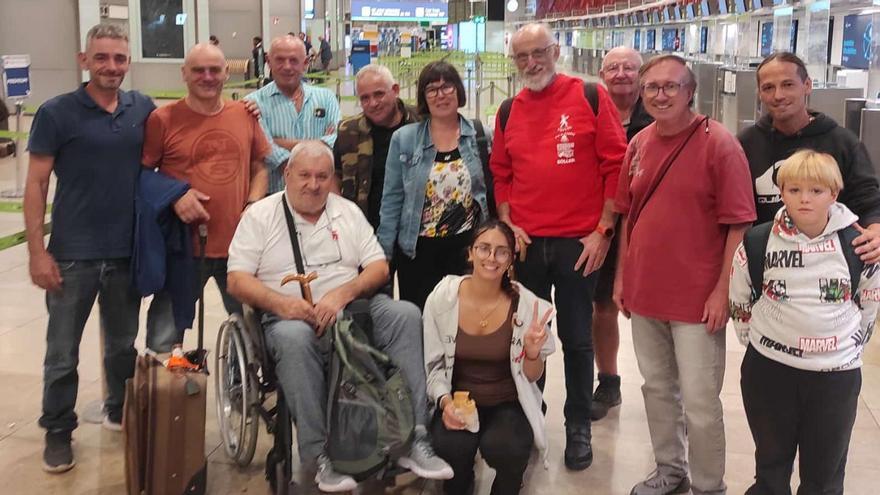 Foto de familia de los ‘foners’ mallorquines que acudieron a Grecia.