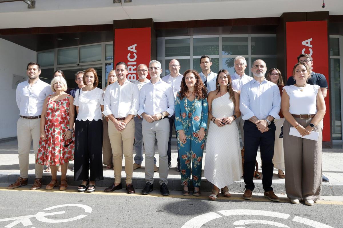 Valencia. El Gobierno de España ha anunciado en Mislata la resolución de una nueva convocatoria de fondos europeos reprogramados para reforzar la resiliencia climática de los municipios afectados por la dana 11.00 horas.- En Mislata (Valencia), el ministro de Hacienda, Arcadi España, presenta los programas EDIL DANA para paliar los efectos de las riadas de octubre de 2024 y prevenir futuros desastres naturales. A esa hora se reunirá con el alcalde, Carlos Fernández Bielsa, y otras autoridades. A las 11.20 atiende a los medios. Centro Sociocultural 'La Fábrica' del Ayuntamiento. Sobre las 11.40 horas, visitará la avenida Gregorio Gea y la Plaza Mayor, que se reformará con fondos EDIL DANA. VLC