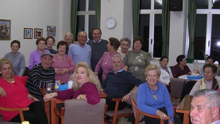 Bingo solidario de la AECC y jubilados de Villalpando