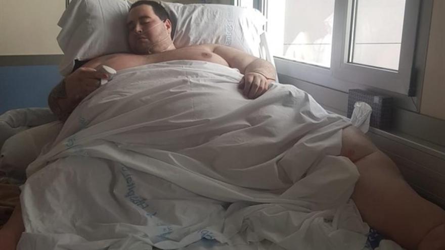 La familia de un joven de 350 kilos denuncia al Hospital de Manises