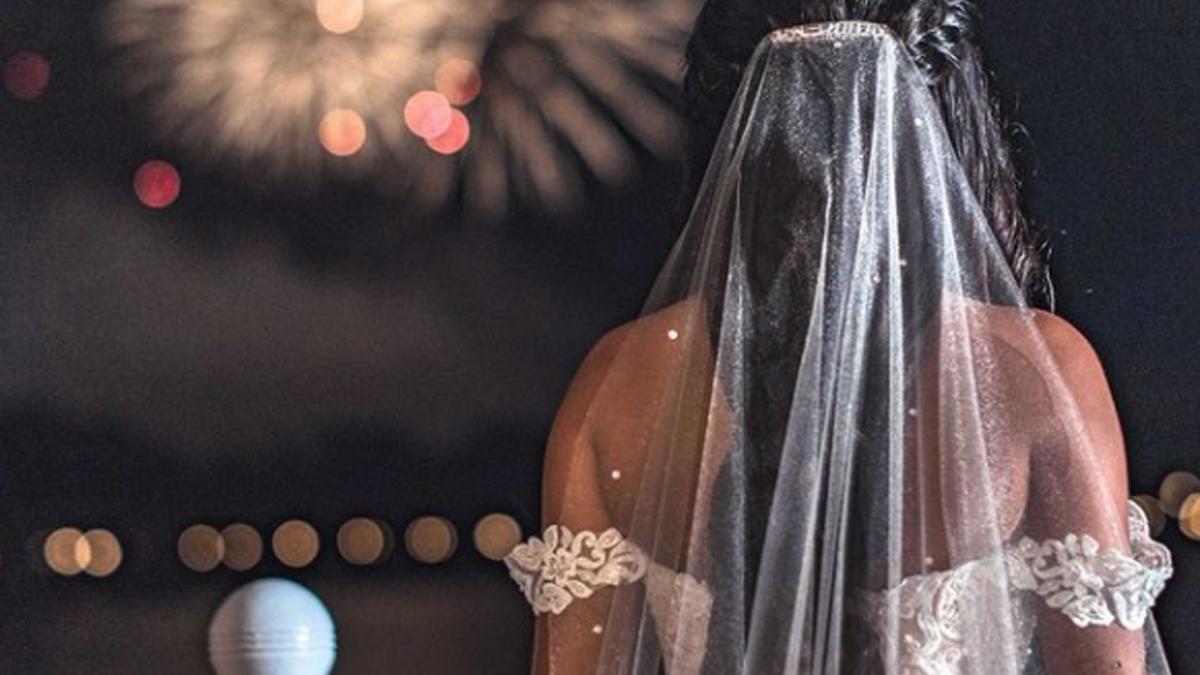 Disney lanza su línea de vestidos de novia con un modelo exclusivo con  15.000 perlas y 3.000 cristales - Información