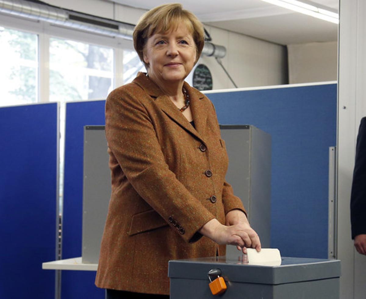Angela Merkel vota, aquest diumenge, a Berlín. Angela Merkel vota, aquest diumenge, a Berlín.