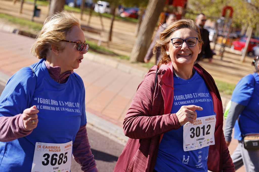 Imágenes del recorrido de la Carrera de la Mujer: avenida Pío Baroja y puente del Reina Sofía (II)