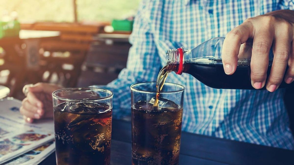Los refrescos light o algunos que son cero azúcares se han relacionado también con un mayor riesgo de ictus.