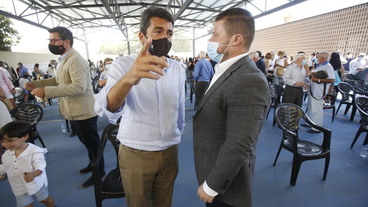 Las imágenes del cambio de alcaldía en el Ayuntamiento de Sant Joan