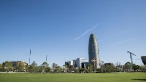 Cel serè a la zona de Glòries, Barcelona