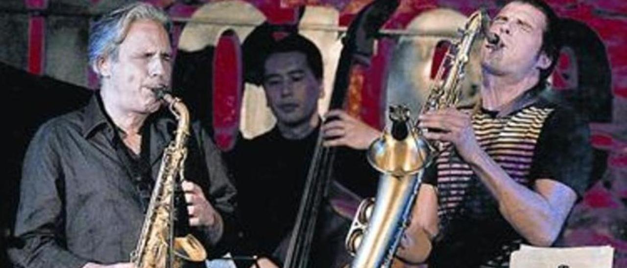 Perico Sambeat, a la izquierda, uno de los grandes del jazz actuará en el Alternatilla