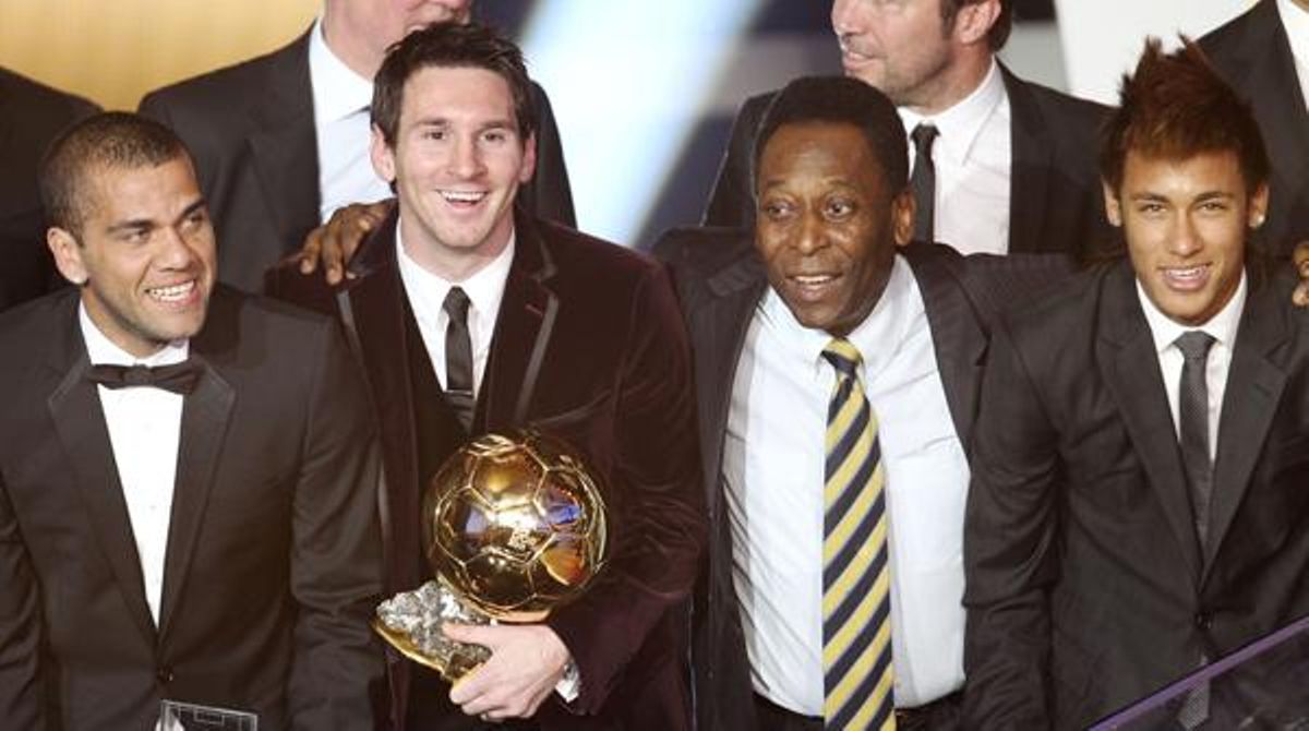 Leo Messi ha recollit el guardó, recolzat per alguns dels futbolistes més grans de tots els temps, en la cerimònia celebrada aquesta tarda a Zuric (Suïssa).