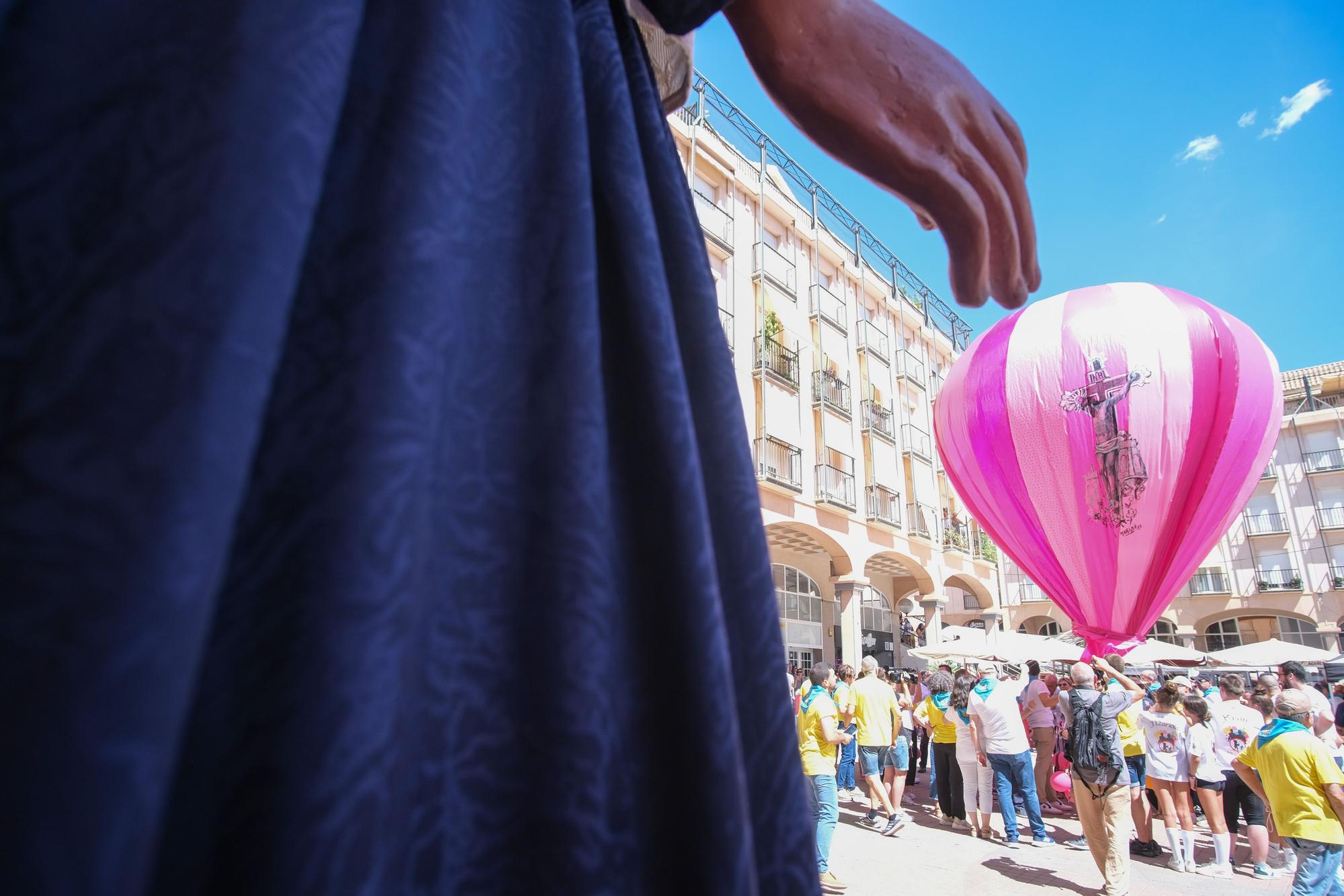 Segundo día de "Correr la traca" y suelta de globos de las Fiestas Mayores de Elda