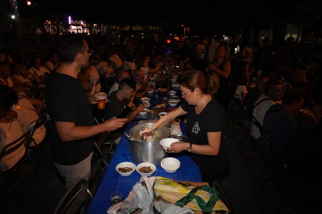 Galería: Les imatges del sopar de tombet de les penyes en les festes de Vila-real